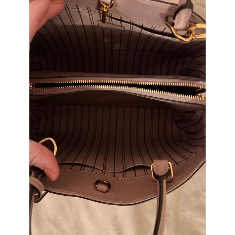 Louis Vuitton Montaigne Handbag Monogram Empreinte Leather MM - Picture 13 of 17